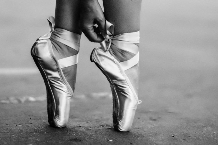 DoGeek Satin Pointe Shoes