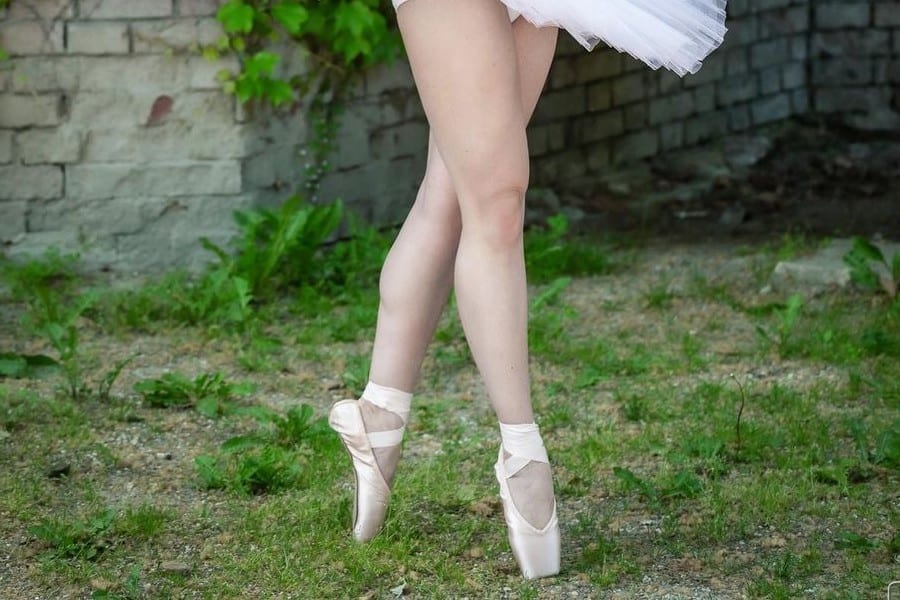 How-to-sew-pointe-shoes