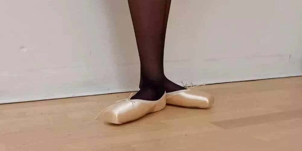 How-Should-Demi-Pointe-Shoes-Fit