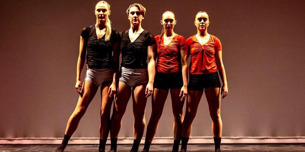 What-clothes-to-choose-for-Contemporary-dance