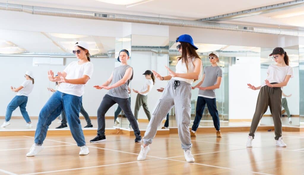 what-to-wear-for-hip-hop-dance-class-livethedance