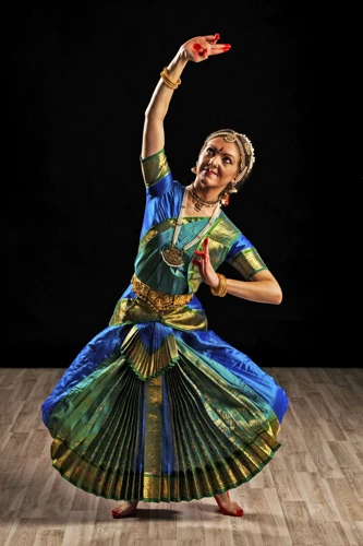 Types Of Classical Dance Costumes